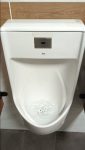 男廁小便斗漏水