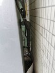 仁愛四樓音樂教室外,飲水機後方管子破裂,水流到樓下