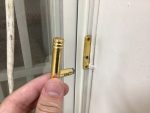 固定窗簾的零件斷掉